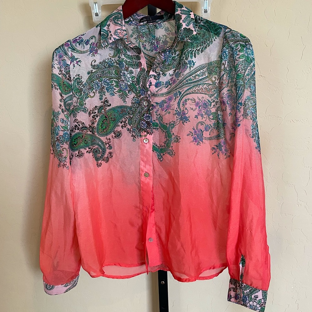 Beautiful, vibrant blouse. Perfect for layering, size: S